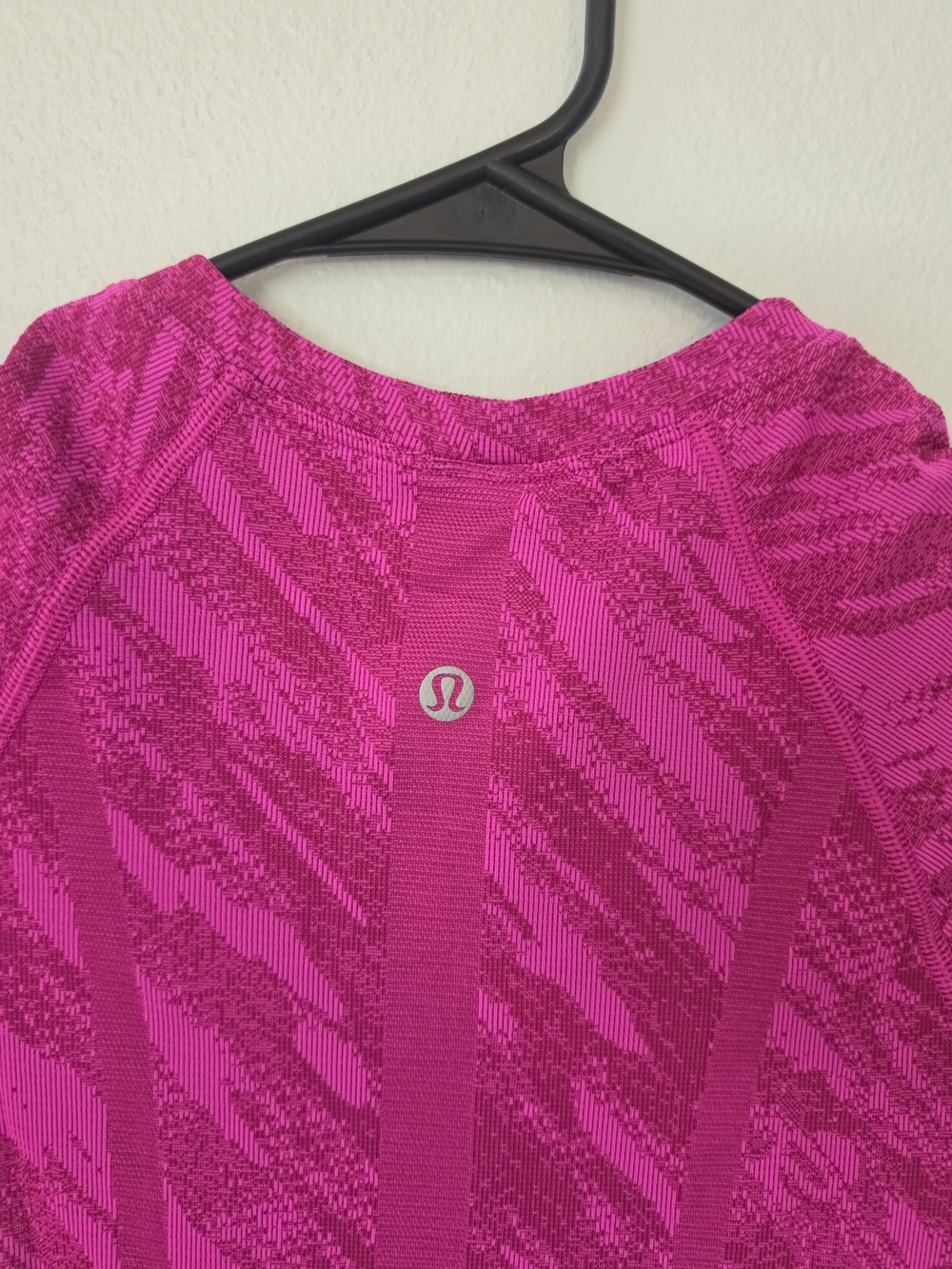Lululemon Swiftly Tech Tee In Mesh Pow Pink And Rippened Raspberry - Picture 4 of 5